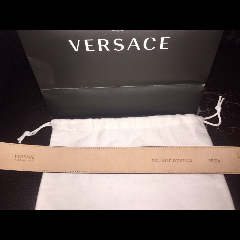 Versace - Picture 3 of 3